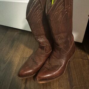 Frye Brown Western Cowboy Boots with Classic Stitching